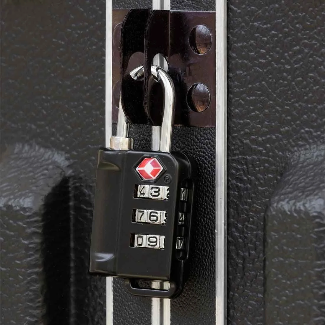 Golf Travel Bags The Vault Hard Case Travel Bag 5 Golf Travel Bags The Vault Hard Case Travel Bag - Image 3